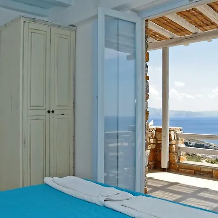 度假居 Amphitrite Deluxe Sea View Suites 圣约阿尼斯